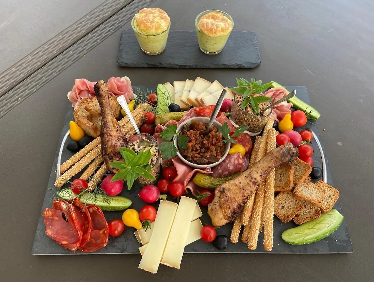 Mealsaveurs & Spa La Buisse